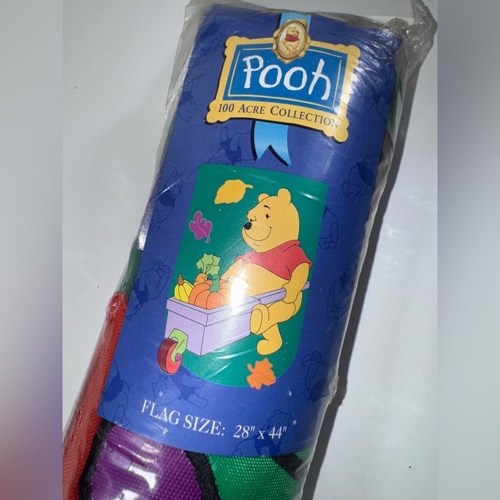 Disney 100 Acre Pooh Fall -pumpkin, leaves. flag 28”x45” vintage 1998 - Picture 4 of 4